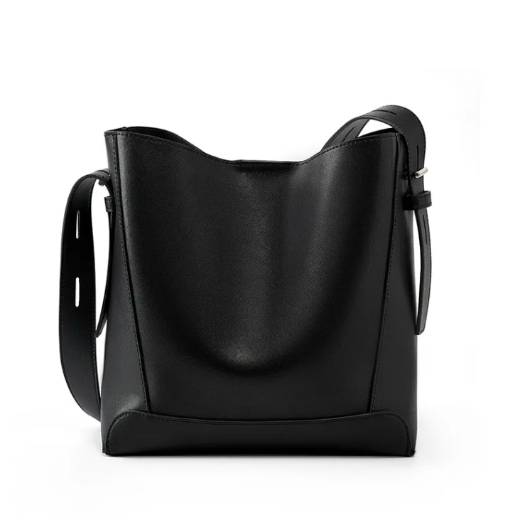 Chic Leather Shoulder Bag